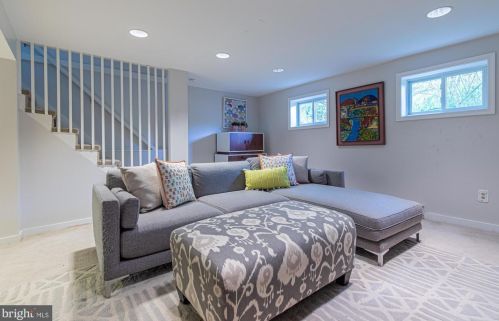 9301 Mintwood St, Silver Spring MD 20901-3523 exterior