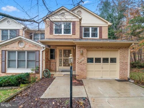9000 Daum Ct, Springfield, VA 22153-2452
