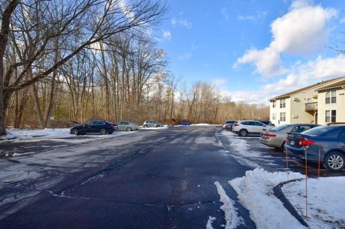949 Pleasant Valley Rd, Wapping CT  06074-4240 exterior