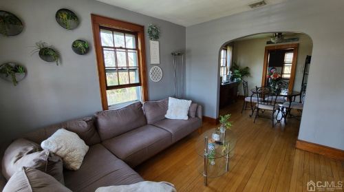 1 Wiley Ave, Edison, NJ 08837-3533