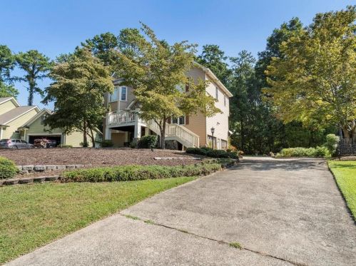 813 Commons Ct, Holly Springs, GA 30189-3590