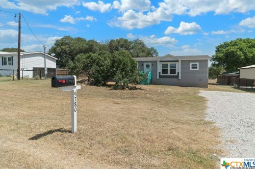 9780 Rebecca Crk Rd, Spring Branch TX 78070-4847 exterior