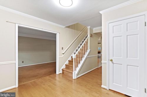 12023 Sugarland Valley Dr, Herndon, VA 20170-2604