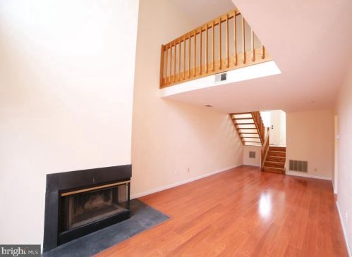 34 Chicopee Dr, Princeton NJ  08540-1826 exterior