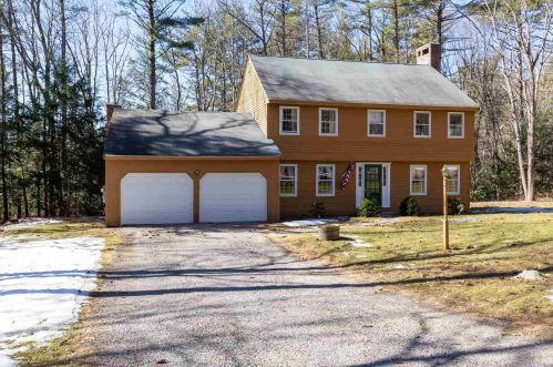 22 Oak Hill Dr, Amherst, NH 03031-2525