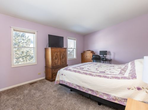 255 Camelot Ln, Carol Stream IL  60188-3612 exterior