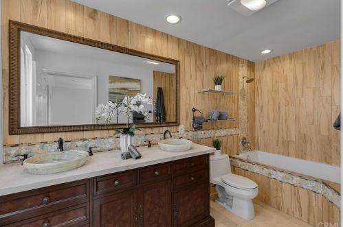 1623 Gladys Dr, Glendale CA  91206-1650 exterior