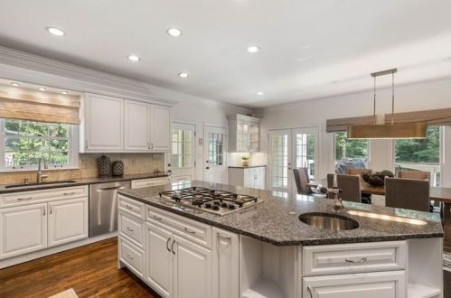 500 Highbrook Dr, Atlanta GA  30342-2319 exterior