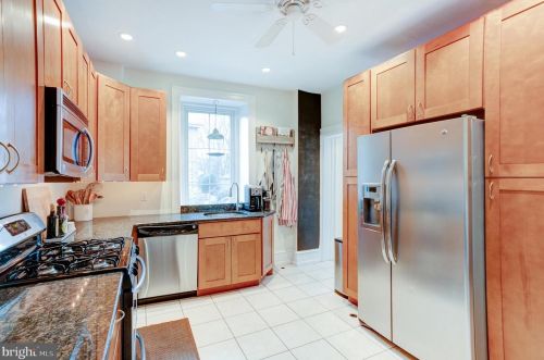 301 Gravers Ln, Philadelphia PA 19118-2802 exterior