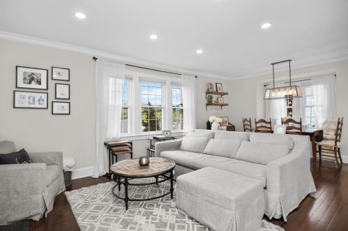 24 Nicholas Ave, Greenwich CT  06831-4924 exterior