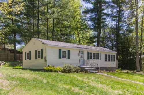 42 Holiday Ln, Hampstead, NH 03841-2018