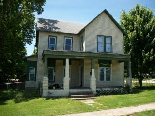 603 Walnut St, Garnett, KS 66032-1438