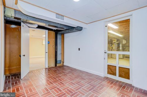 106 Lynnmoor Dr, Silver Spring MD 20901-1516 exterior