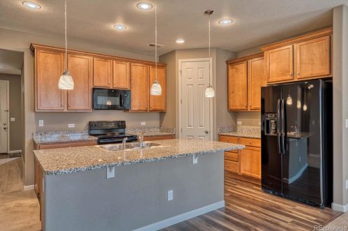 176 Kewaunee Way, Aurora CO 80016-4327 exterior