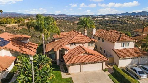 2049 White Birch Dr, Vista, CA 92081-7319