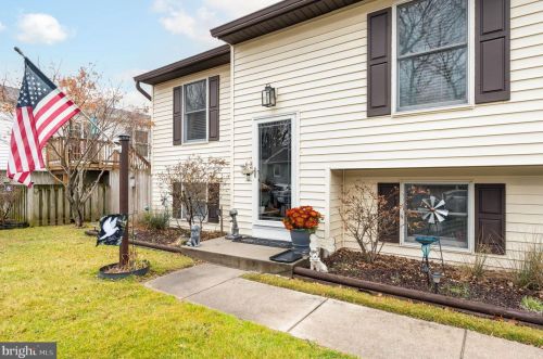 8033 Escalon Ave, Riviera Beach, MD 21122-1281
