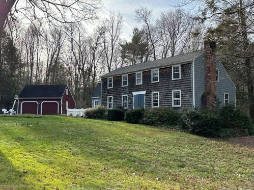 72 Colorado Dr, Somers, CT 06071-2128