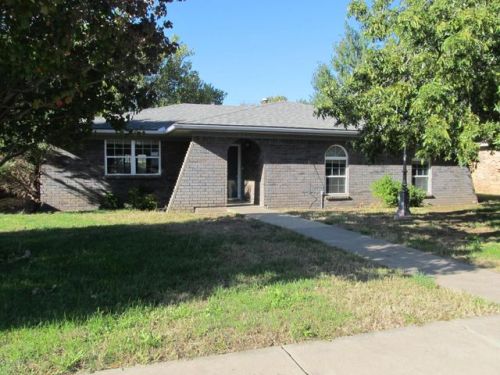 7809 Cervin Dr, Amarillo TX  79121-1201 exterior