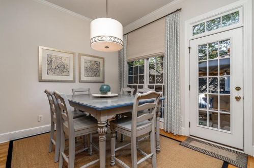 2308 English Ivy Ct, Atlanta GA  30339-6797 exterior