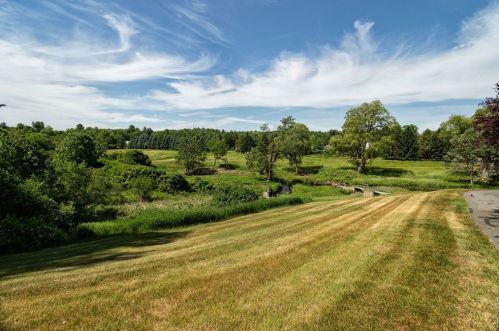 16 Atkinson Depot Rd, Plaistow, NH 03865-3123