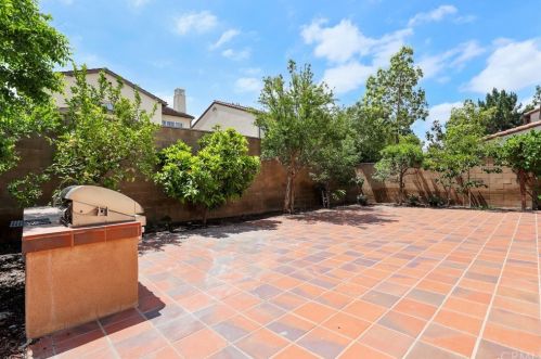 24 Constantine, Irvine CA  92620-3547 exterior