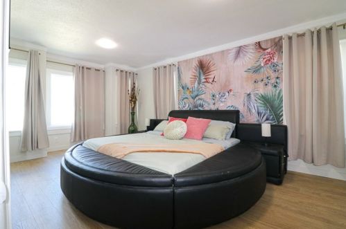 2314 Bristol St, Santa Ana CA  92704-5721 exterior