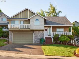974 Tomahawk Pl, Dundee, OR 97115-9713