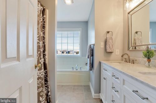 67 Tinning Ct, Hedgesville WV 25427-7367 exterior