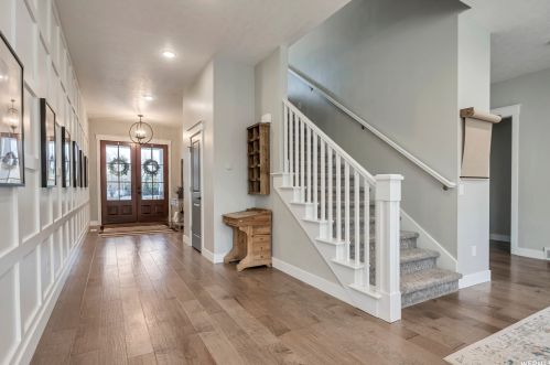 2712 Mt Jordan Rd, Sandy UT 84092-3380 exterior