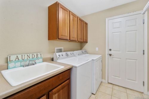 22237 Hinsdale Ave, Denver CO  80016-6010 exterior