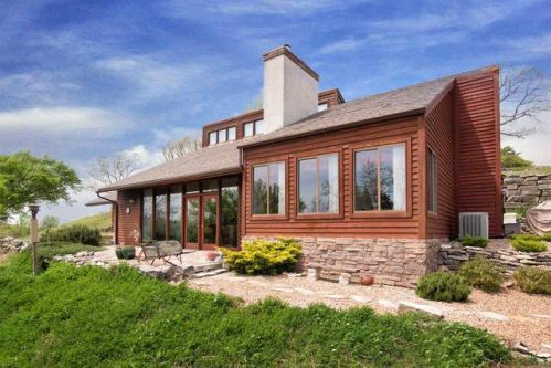 6901 Chinkapin Cir, Manhattan, KS 66502-8474