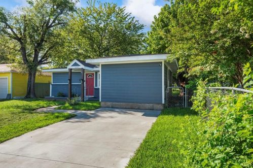 1240 Robert St, Fort Worth TX  76110-2555 exterior