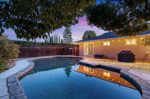 3707 Sheridan Ct, Concord CA  94518-1627 exterior