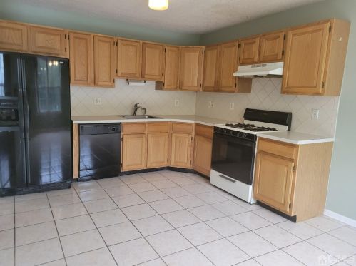 68 Prestwick Way, Edison NJ  08820-4688 exterior