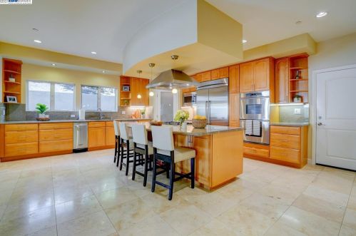 4632 Crow Canyon Pl, Hayward, CA 94552-4806