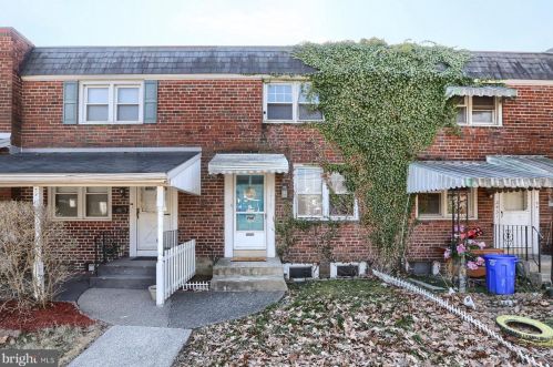 2453 Derry St, Harrisburg, PA 17111-1142