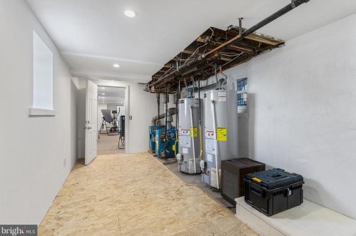 529 56th St, Philadelphia PA  19143-1925 exterior