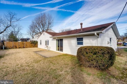 12 Holton Ln, Willingboro, NJ 08046-1820