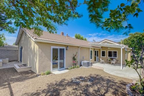 191 Larkwood St, Anaheim CA  92808-1214 exterior