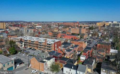 126 Walnut St, Lancaster PA  17602-5043 exterior