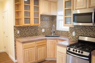 2343 Vineyard Ave, Los Angeles CA  90016-1618 exterior