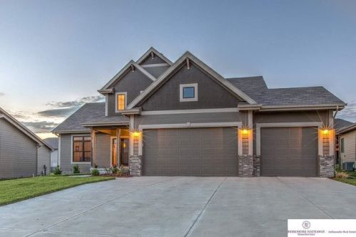 19904 Birch St, Gretna, NE 68028-4360