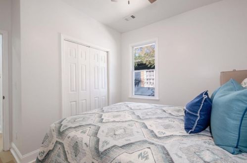 763 Center Hill Ave, Atlanta GA  30318-6236 exterior