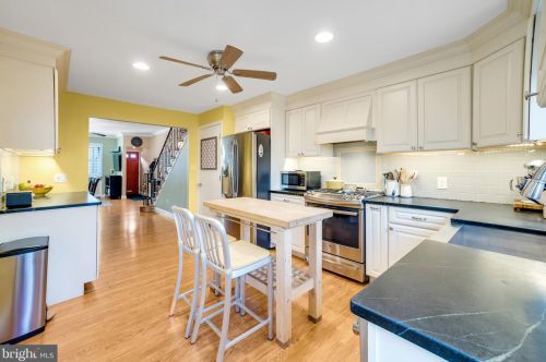 1917 12 St, Philadelphia PA 19148-2209 exterior