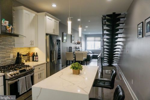 2166 Gordon St, Philadelphia PA  19125-2012 exterior