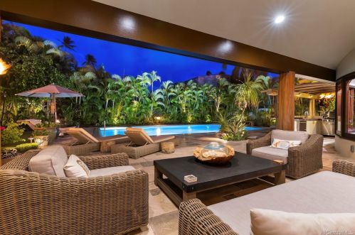 4753 Aukai Ave, Honolulu, HI 96816-5206
