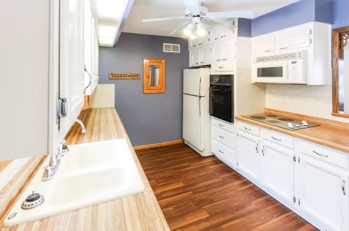 2126 Hillview Rd, Saint Paul MN  55112-1224 exterior