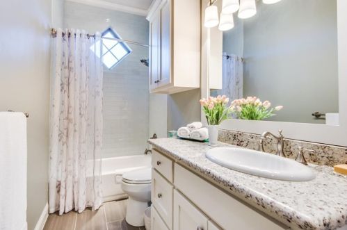 3328 Clubview Dr, Argyle TX 76226-2113 exterior