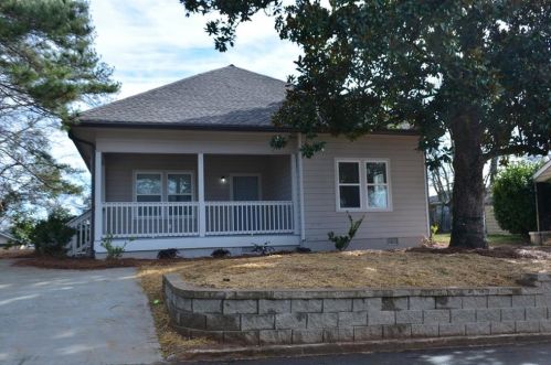 63 Highland Ave, Toccoa, GA 30577-2255