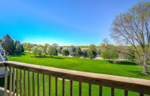 3282 Camelot Dr, Saint Paul MN  55125-2754 exterior